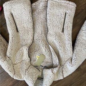 Women's Cream Sherpa Jacket
